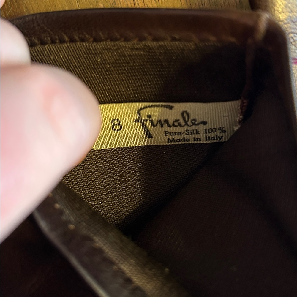 Finale Vintage Long Brown Leather Gloves - Picture 2 of 5